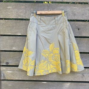 Anthropologie Floreat knee-length yellow floral embroidered skirt, size 0